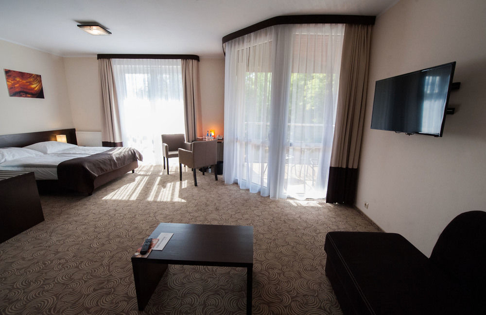Hotel Emocja 3*